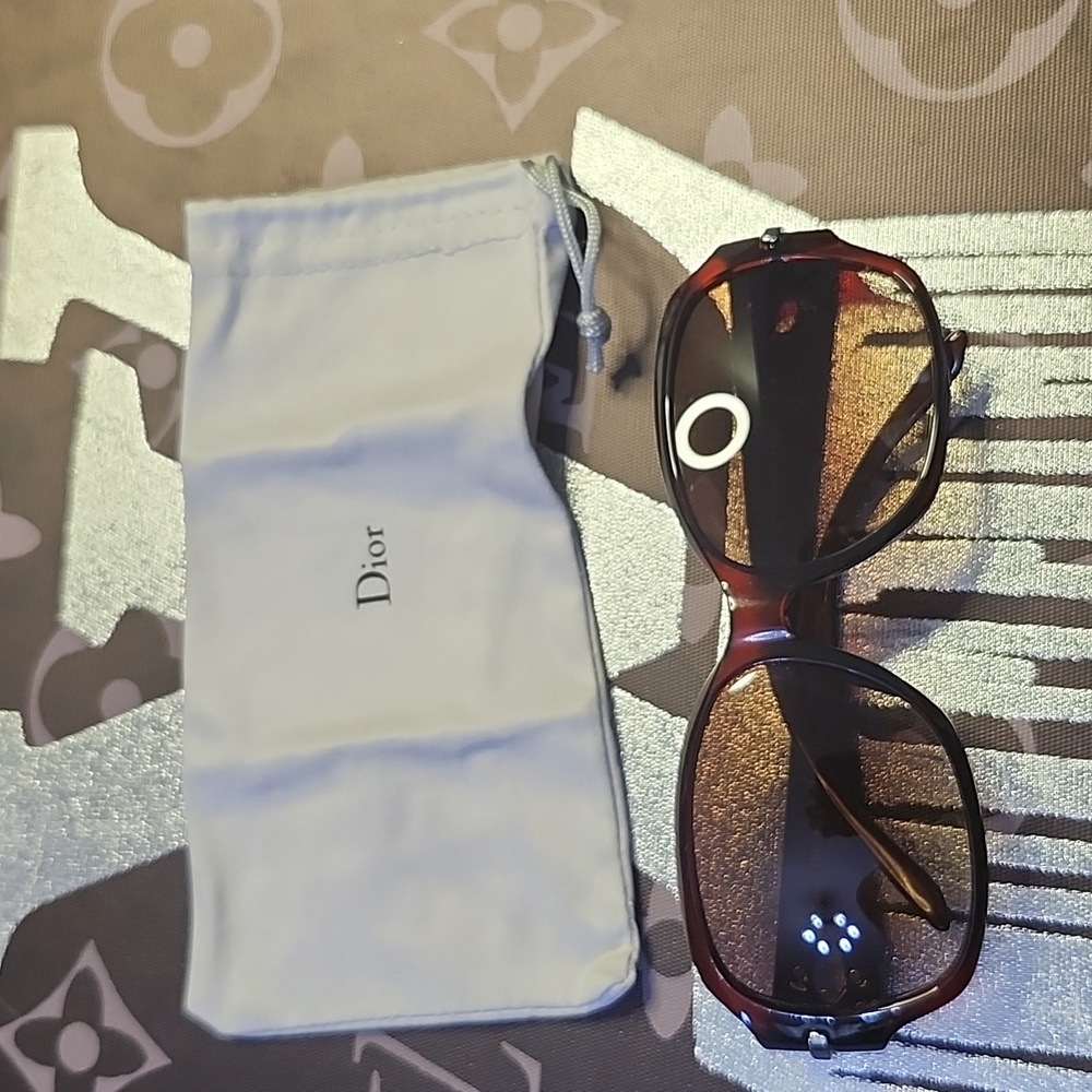 My Lady Dior Brownish Red Sunglasses W/Elegant Design Silver & Logo Accent EUC! - Picture 10 of 11